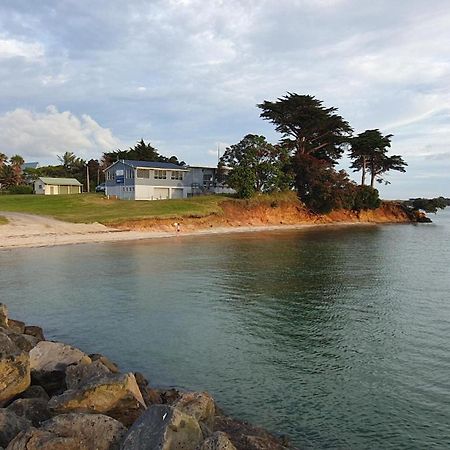 Clarks Beach Getaway Exterior photo